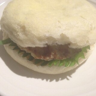 イングリッシュマフィンの大葉ハンバーガー